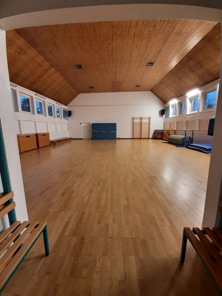 Mas Institut Turnhalle 01